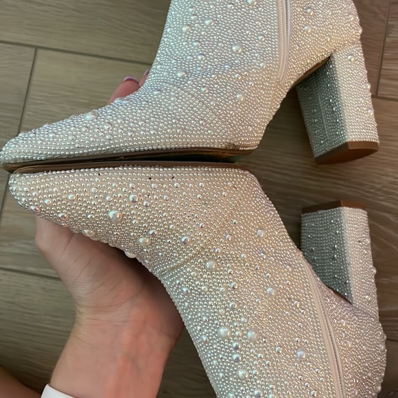 Betsey Johnson Cady Ivory Booties - Picture 13 of 16